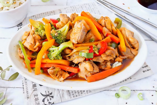 117. Pollo con verduras