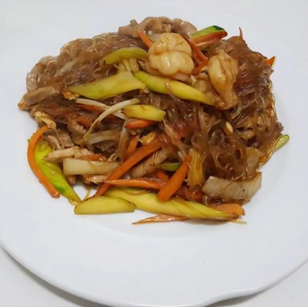 28. Fideos chinos tres delicias (transparentes)