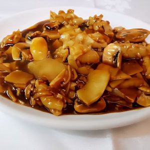 40. Calamares con bambú y setas chinas