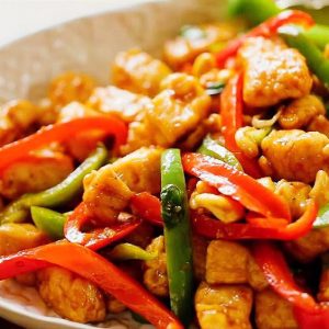 73. Pollo con guindillas